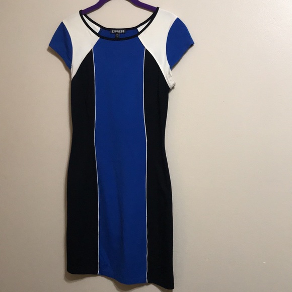 Express dress - Picture 2 of 6